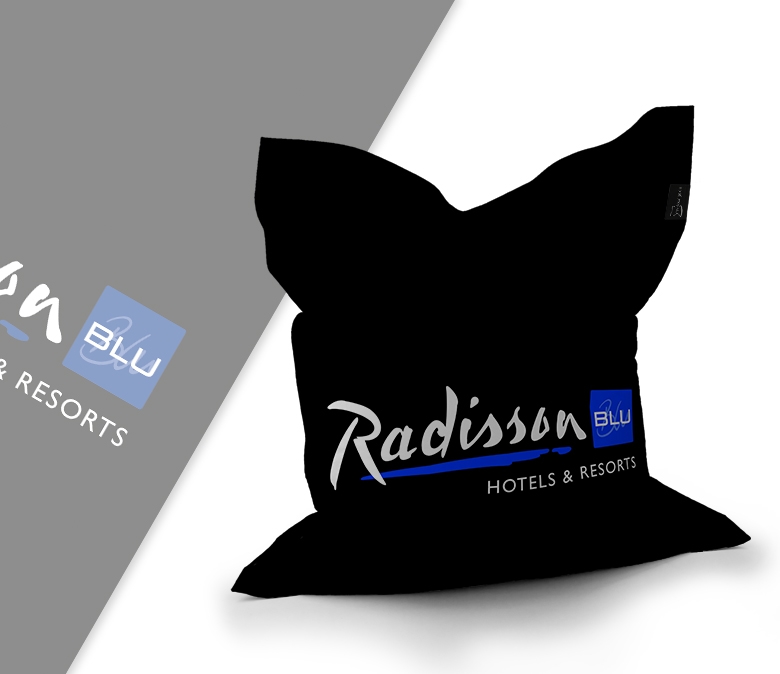 Bedruckter Sitzsack Lounger Radisson BLU von my-lounge.de